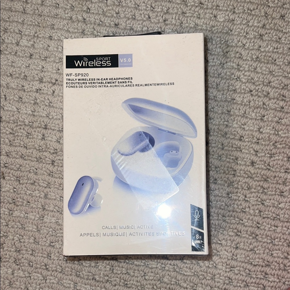 Wireless sport earbuds